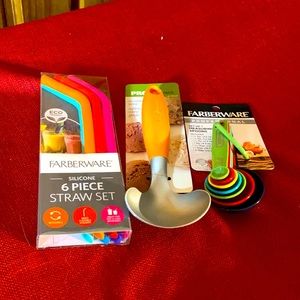 Rubber straws,ice cream scoop & measuring spoons